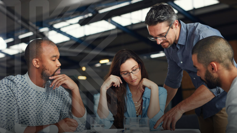 Diferencia entre Líder y Jefe: 5 claves que cambian todo en 2026